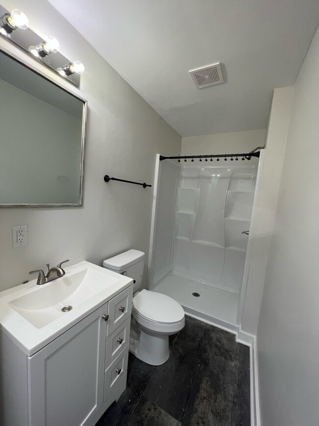 Photo - 405 Warley St Unit A