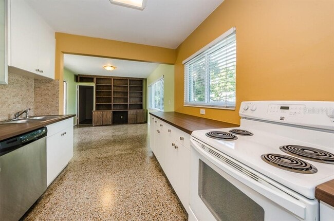 Photo - 5401 5th Ave N