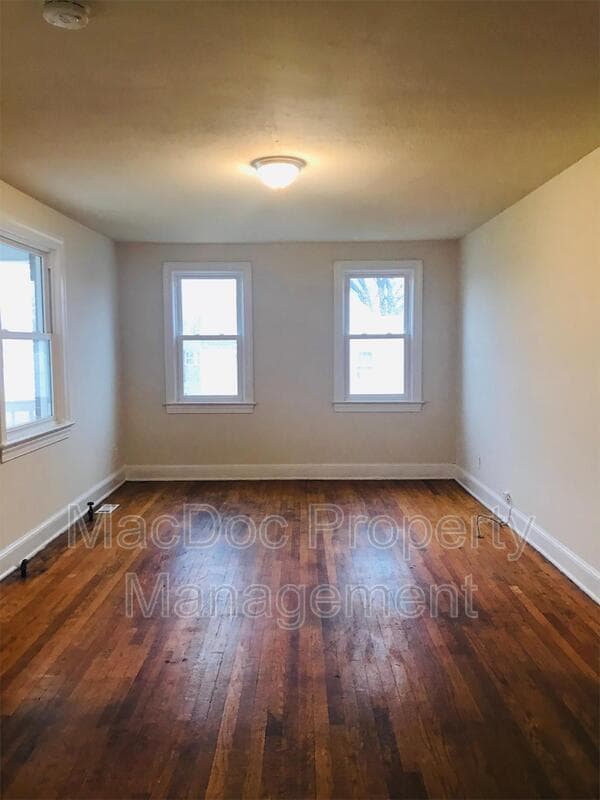 Photo - 4716 Plank Rd