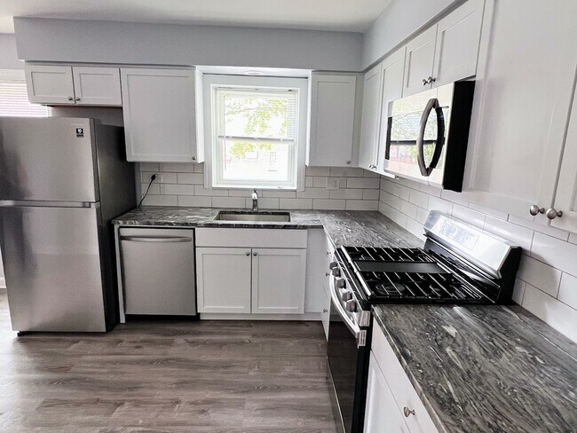 Photo - 6059 W Montrose Ave Unit 1