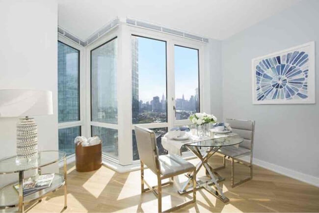 Photo - 4325 Hunter St