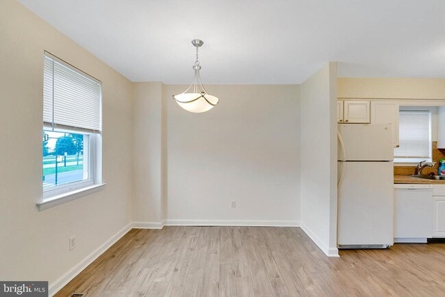 Photo - 9754 E Roosevelt Blvd