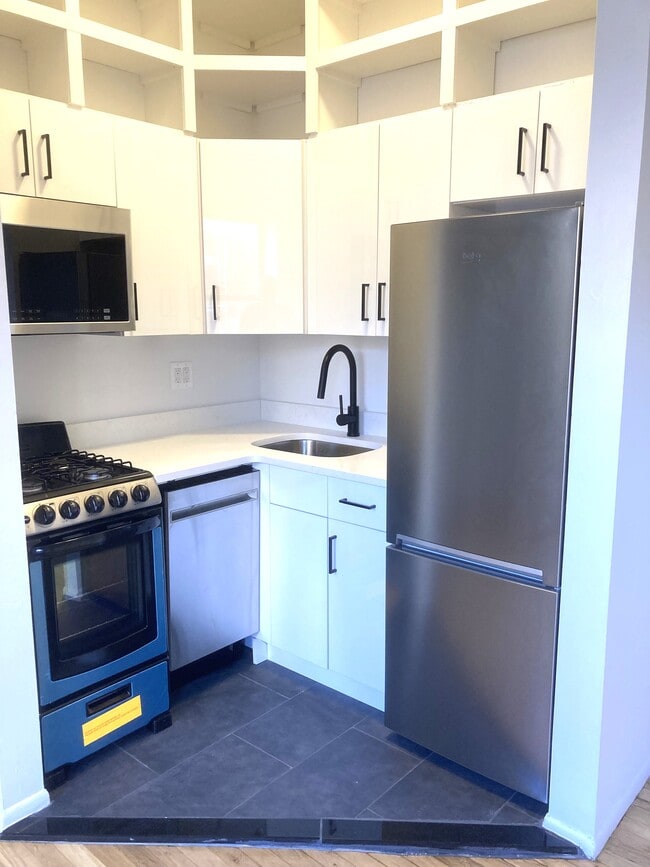 Photo - 605 W 112th St