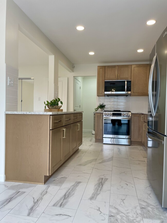 Kitchen (1st Floor) - 16180 Apple Ln