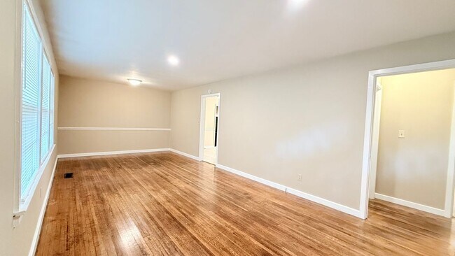 Photo - 1002 Evins St