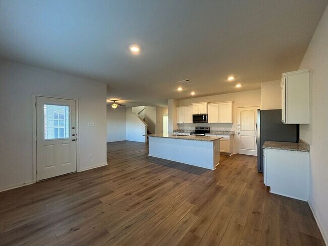 Photo - 321 Sunnymeade Ln