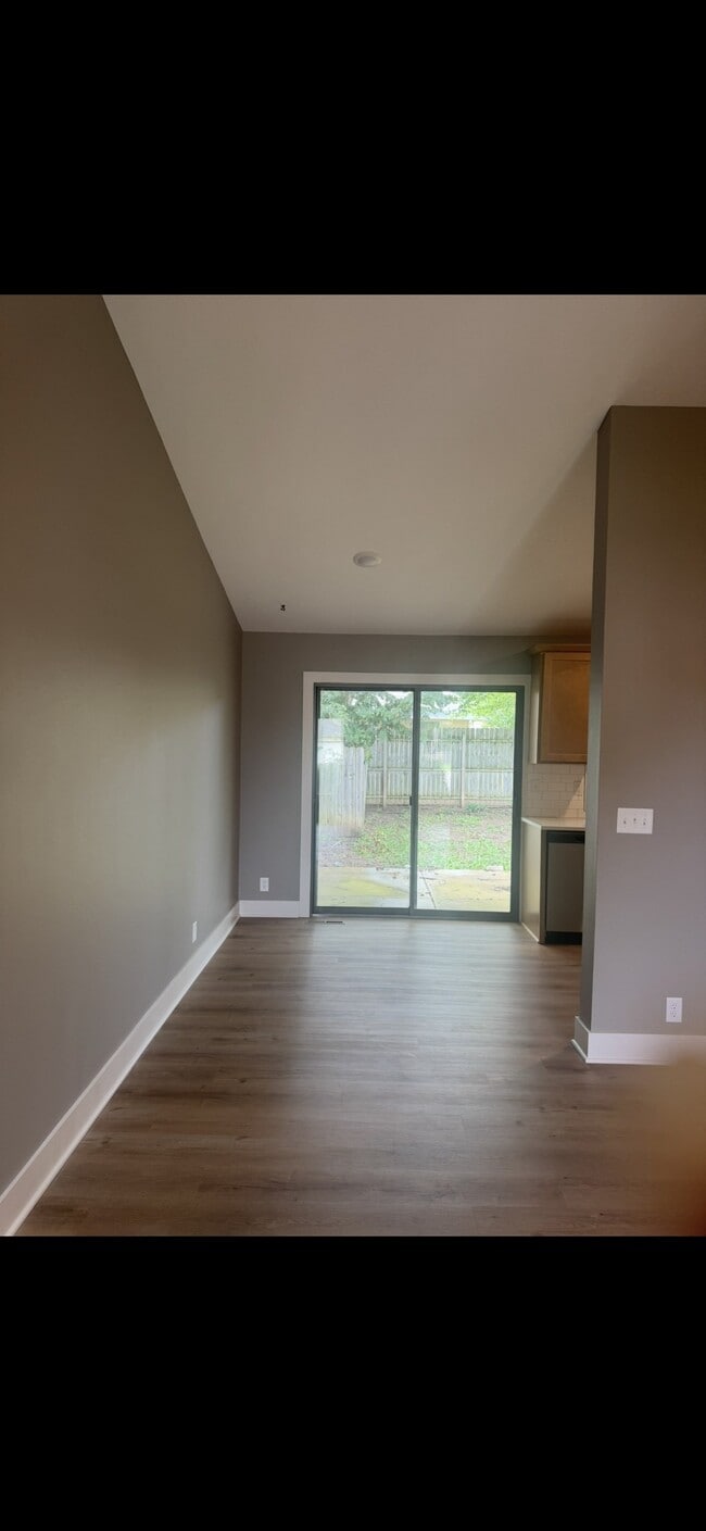 Photo - 213 S Lark Ln