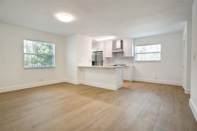 Photo - 530 S Federal Hwy Unidad 14