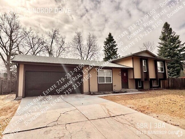 Building Photo - Great 5 Bedroom Home in D11