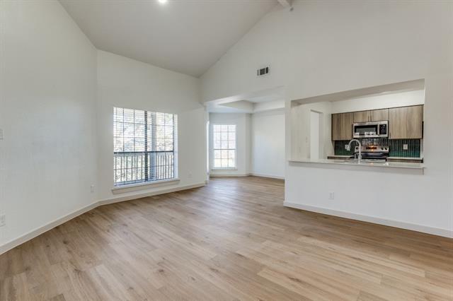 Building Photo - 230 E 5th St Unit 301 Rental