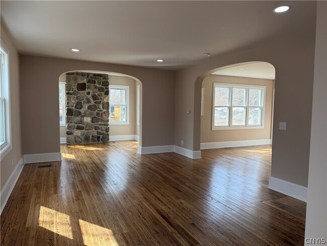 Photo - 156 Oswego St