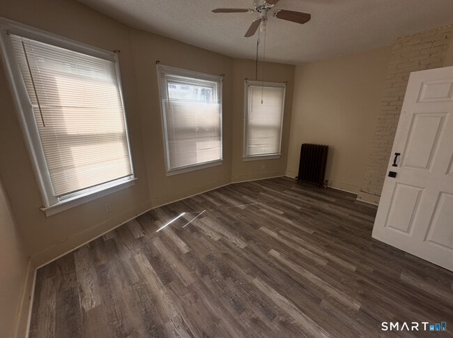 Photo - 26-28-28 Lenox St