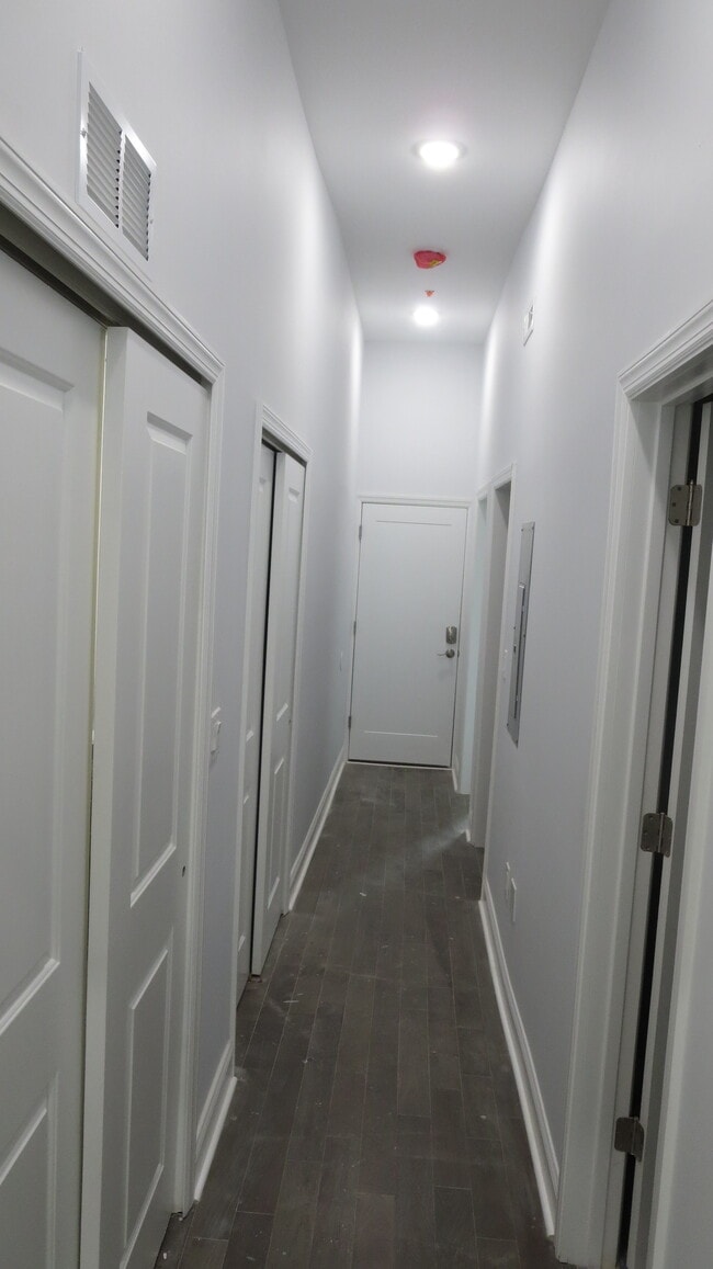Photo - 717 Walnut St Unidad 2F