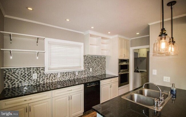 Photo - 429 S Washington St