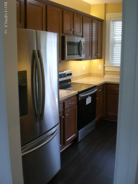 Photo - 1046 Riviera St