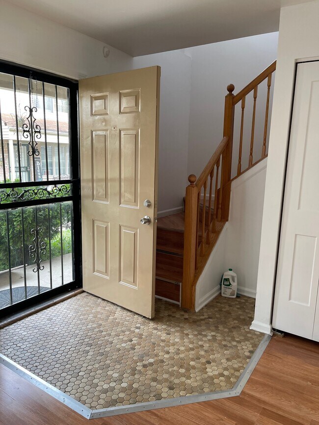 Photo - 2312 N Nagle Ave