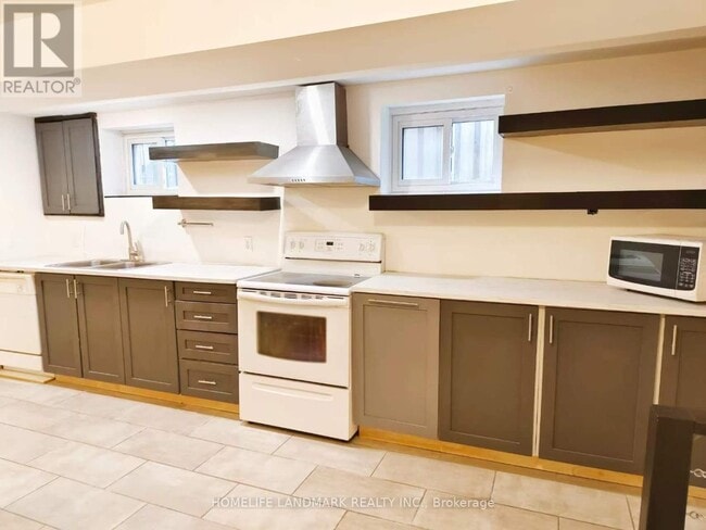 Photo - 2527 Kingsberry Crescent