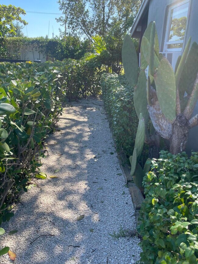 Photo - 301 Melody Ln