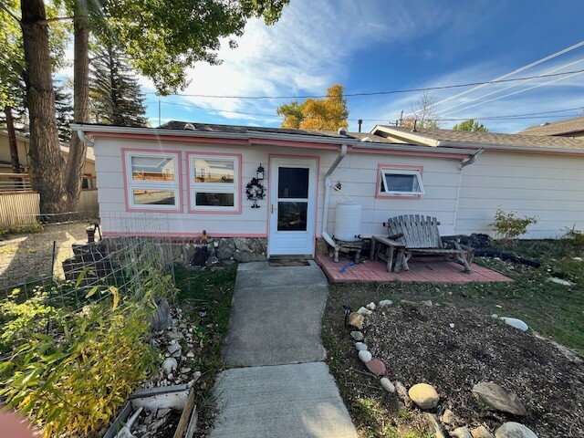 Building Photo - Cozy 2 Bed house near main street in Buena...