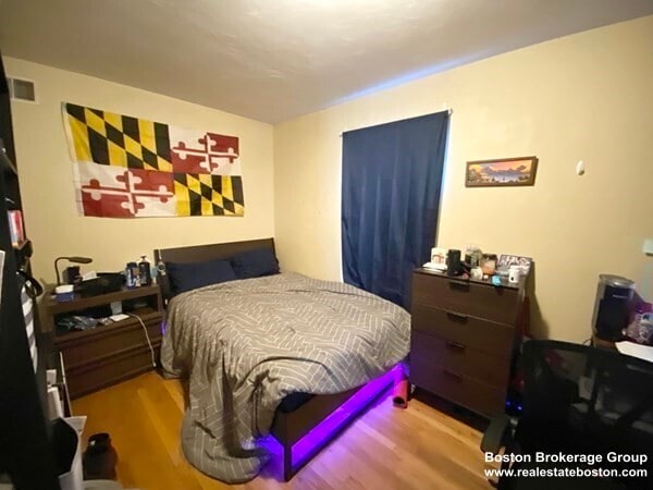 Photo - 731 Parker St Unidad 2