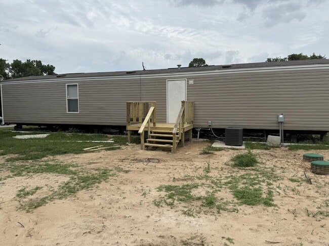 Photo - 208 Overland Trail