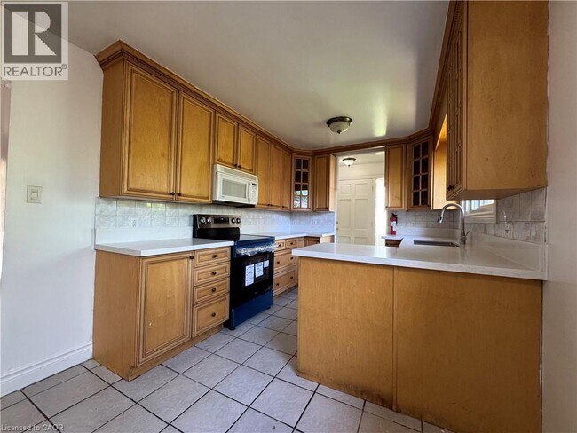 Photo - 71 Hoover Crescent