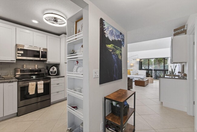 Photo - 2532 Boundbrook Dr S