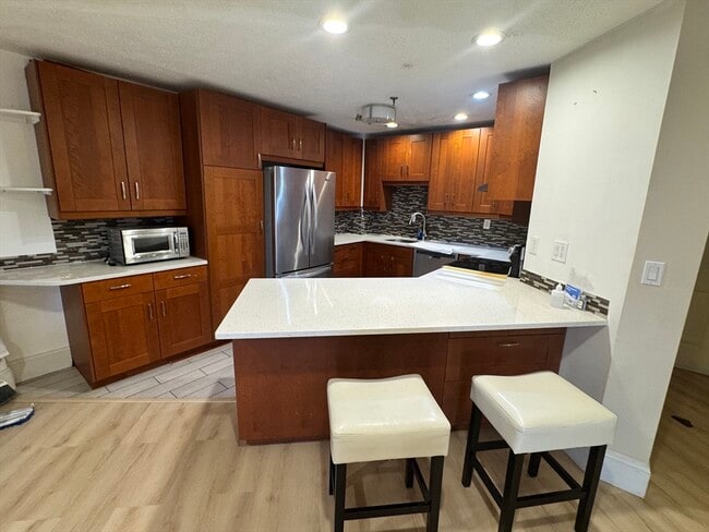 Building Photo - 90 Quincy Shore Dr Unit 207