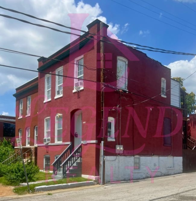 Building Photo - 2615 Victor St Unit 2F Rental