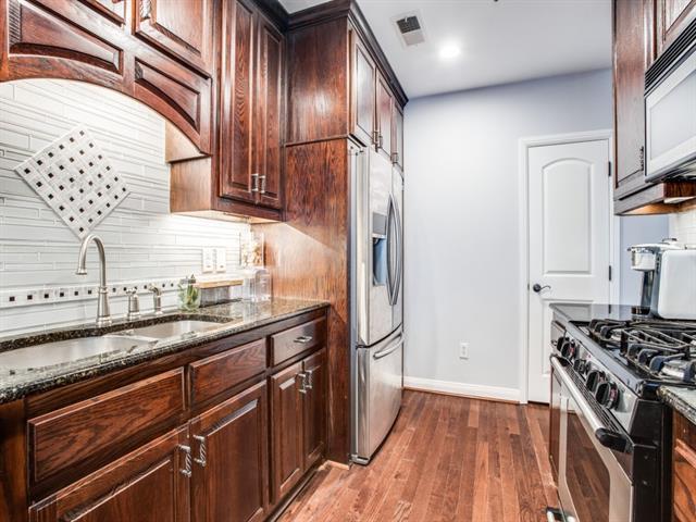 Photo - 4611 Travis St Unidad 1406A Rental