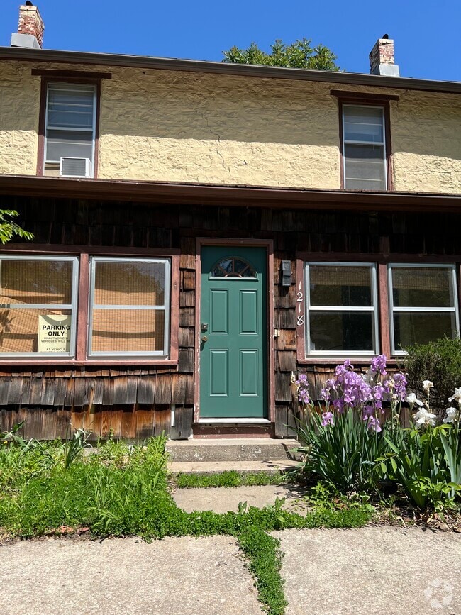 Building Photo - 1218 Connecticut St Rental