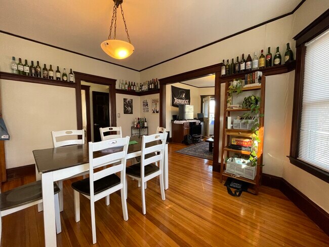 Photo - 58 Hobson St