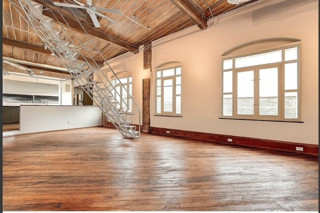 Photo - 161 Mangum St SW Unit 301