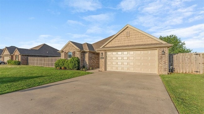 Photo - 730 Fontana St