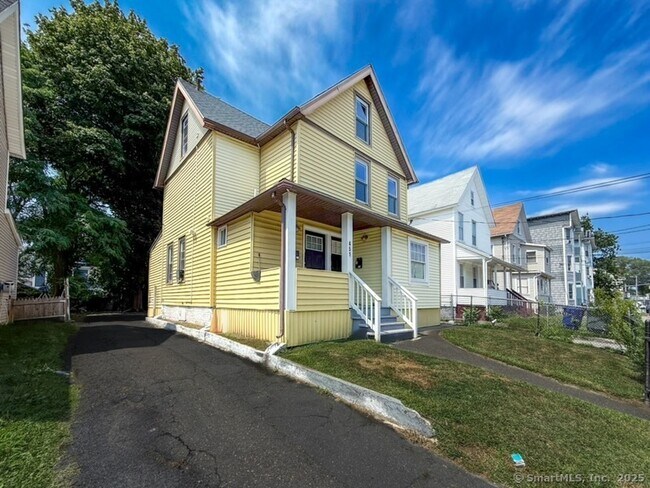 Building Photo - 451 Hollister Ave Rental