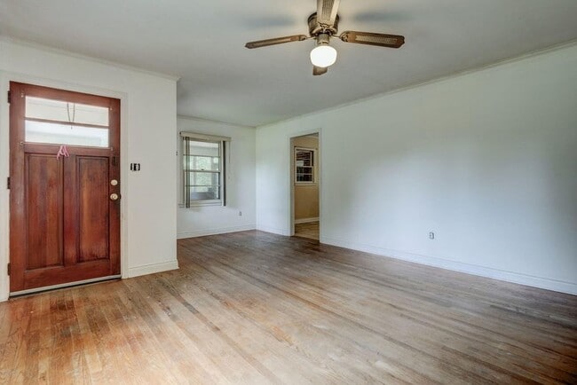Photo - 219 Spruce Cir