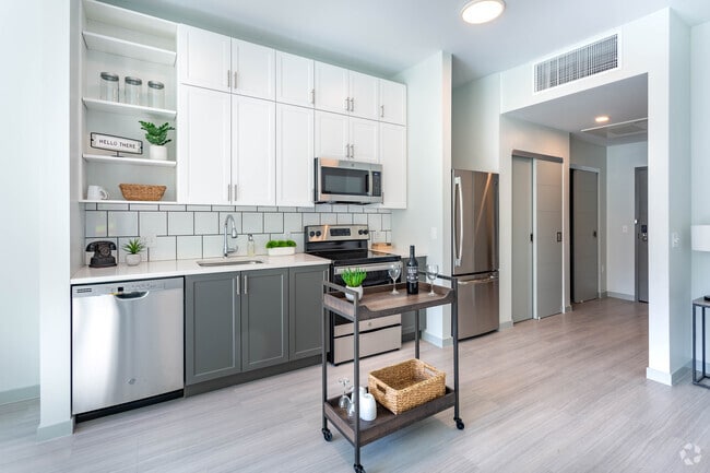 Studio, 1 BA - 508 SF
