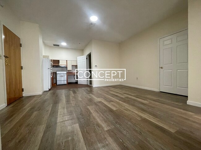 Building Photo - 81 Essex St Unit 83