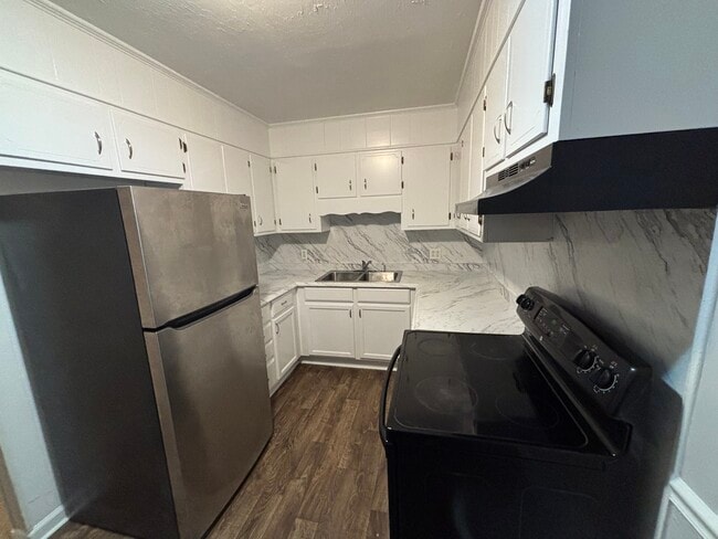 Photo - 3211 Country Ln