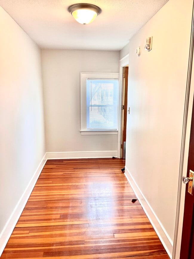 Entry way door - 50 Bretton Rd Unit 50