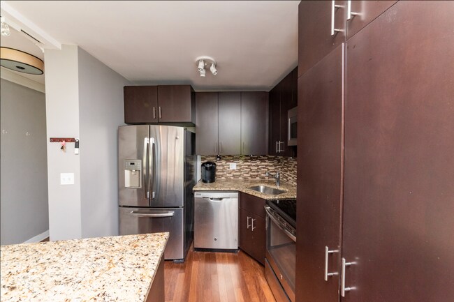 Photo - 2930 N Sheridan Rd Unidad 602