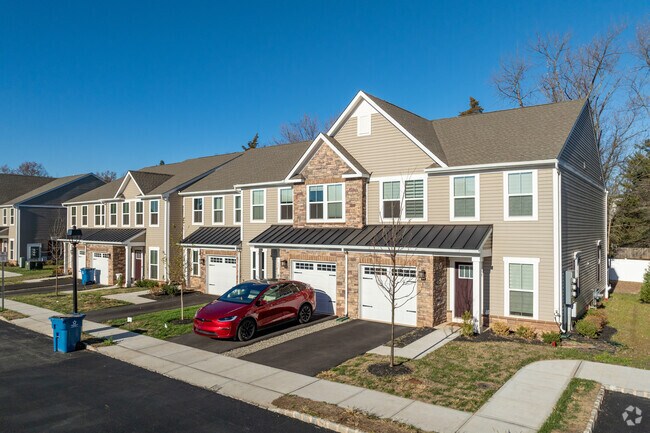 Building Photo - Promenade at Somerset Apartments