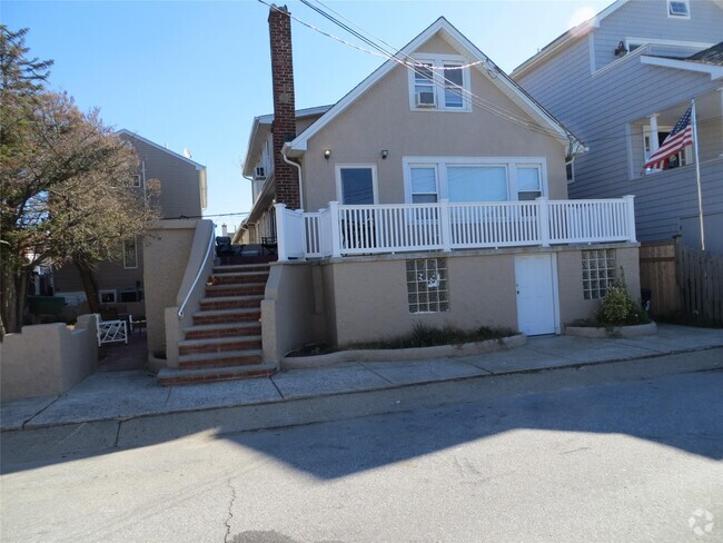 Building Photo - 84 Rochester Ave Rental