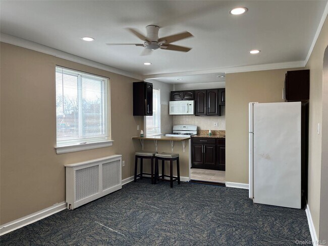 Photo - 72-05 Little Neck Pkwy Unidad 113B