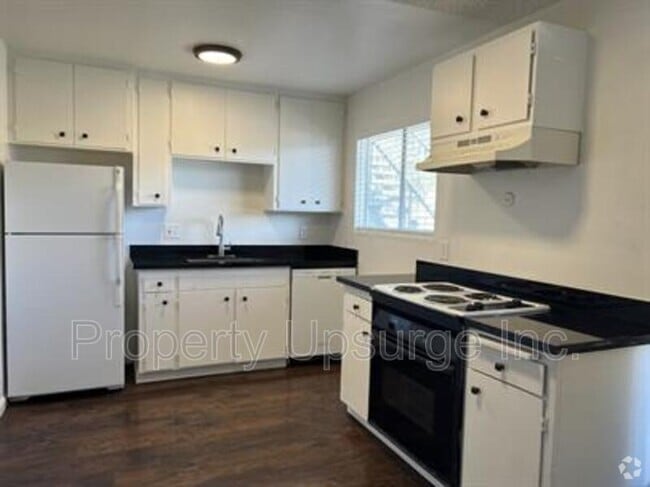 Building Photo - 445 Nelson Ave Rental
