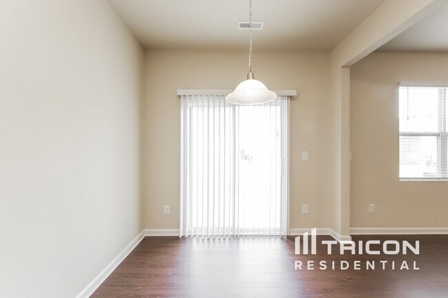 Photo - 2812 St George Ln