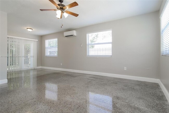 Photo - 800 N 64th Ave