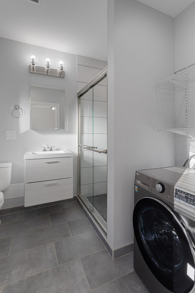 Photo - 1631 W Chase Ave Unit 2G