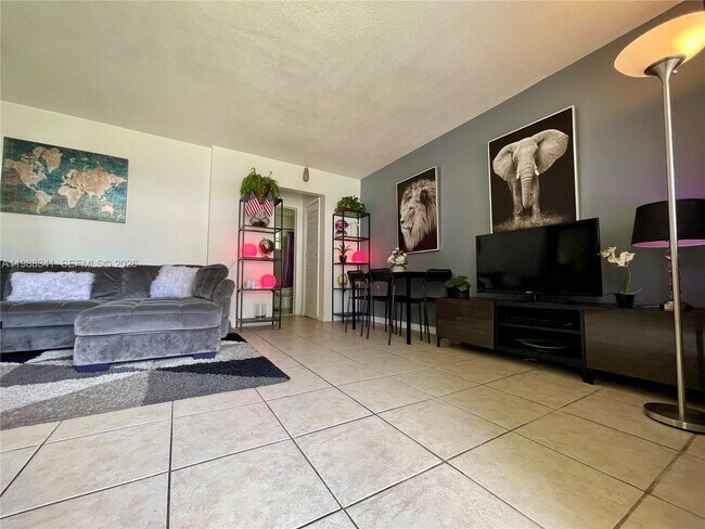 Photo - 2120 NE 168th St Unit C