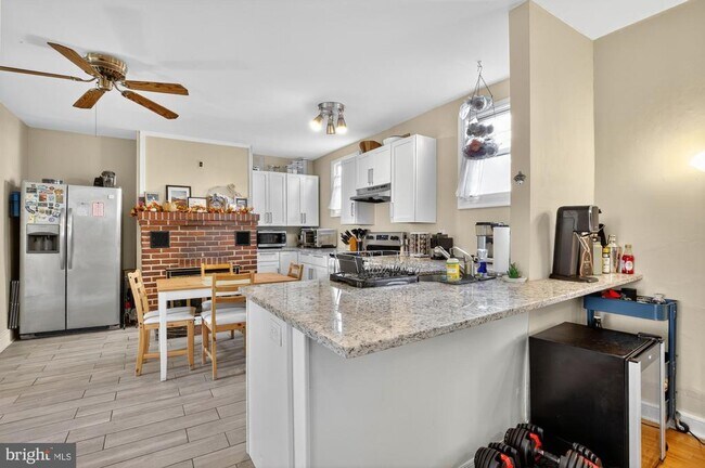 Photo - 350 Green Ln Unidad #1R
